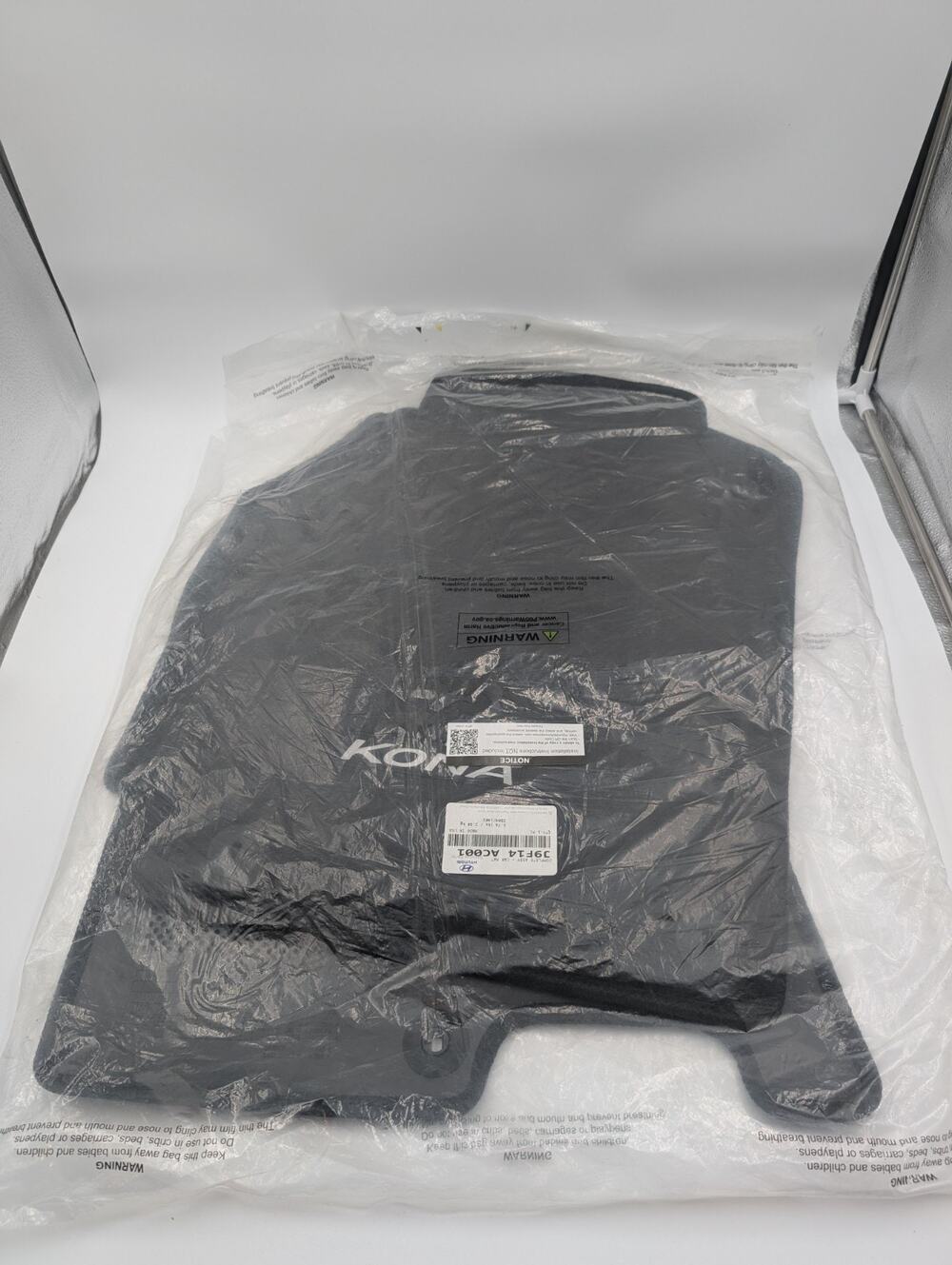 Genuine Hyundai Kona 2018-2023 4pc Black Carpet Floor Mat Set OEM New